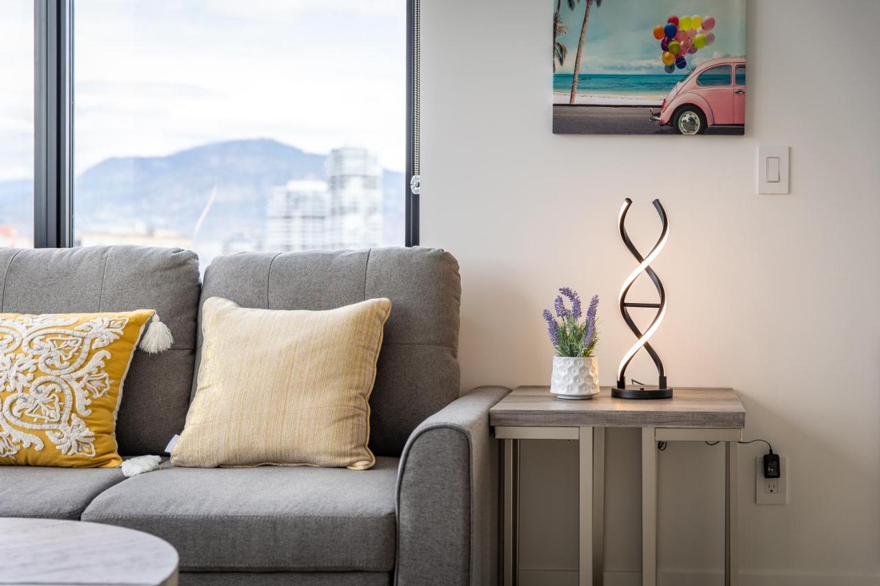 Brand New Luxury Downtown Near The Beach #16 Kelowna Exterior photo